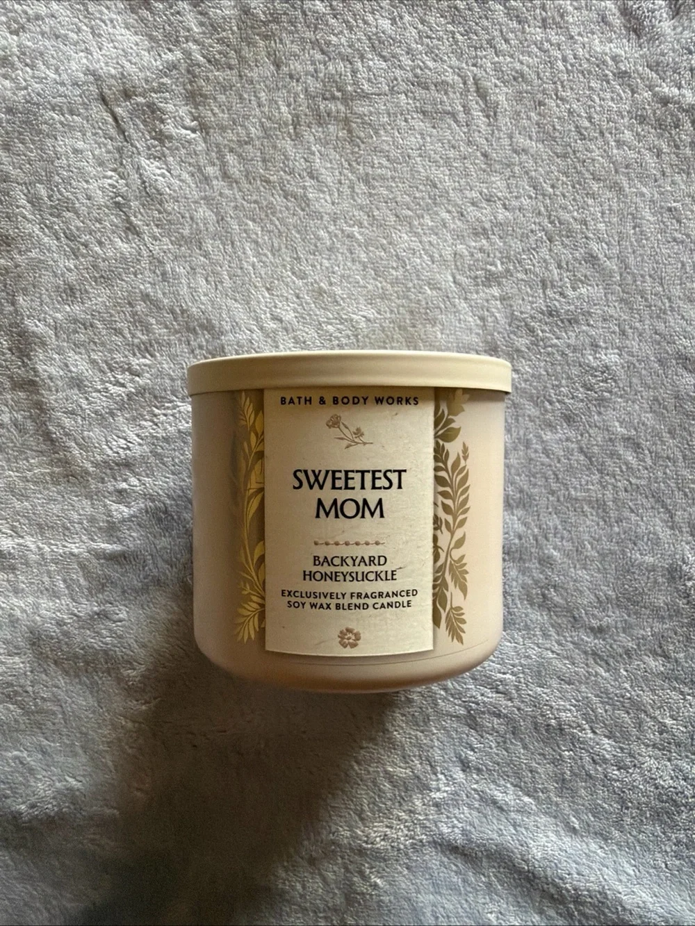 Bath & Body Works Sweetest Mom Backyard Honeysuckle 3 Wick Candle 14.5 oz New